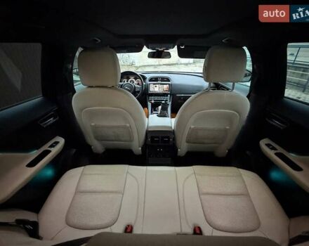 Чорний Ягуар Ф-Пейс, об'ємом двигуна 2 л та пробігом 150 тис. км за 24000 $, фото 8 на Automoto.ua