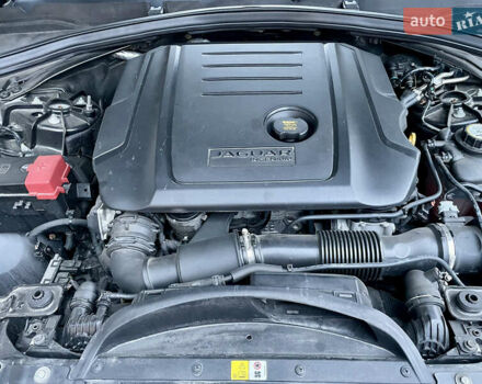 Черный Ягуар Ф-Пейс, объемом двигателя 2 л и пробегом 156 тыс. км за 20500 $, фото 11 на Automoto.ua