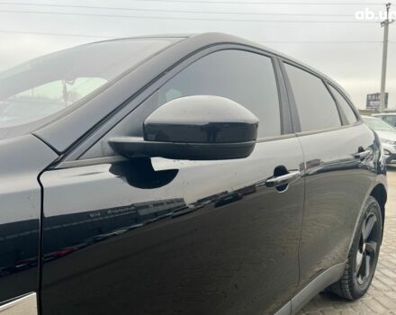 Черный Ягуар Ф-Пейс, объемом двигателя 2 л и пробегом 153 тыс. км за 24290 $, фото 4 на Automoto.ua