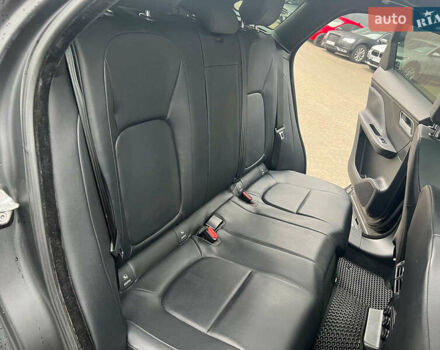 Чорний Ягуар Ф-Пейс, об'ємом двигуна 2 л та пробігом 153 тис. км за 24290 $, фото 24 на Automoto.ua