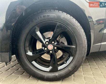 Чорний Ягуар Ф-Пейс, об'ємом двигуна 2 л та пробігом 153 тис. км за 24290 $, фото 1 на Automoto.ua