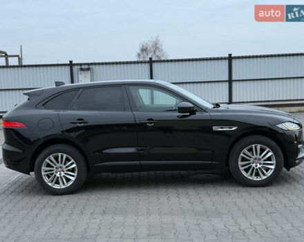 Черный Ягуар Ф-Пейс, объемом двигателя 2 л и пробегом 237 тыс. км за 17950 $, фото 6 на Automoto.ua