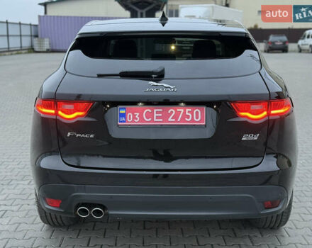 Черный Ягуар Ф-Пейс, объемом двигателя 2 л и пробегом 237 тыс. км за 17950 $, фото 4 на Automoto.ua