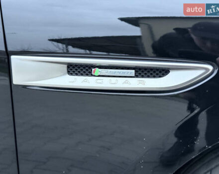 Черный Ягуар Ф-Пейс, объемом двигателя 2 л и пробегом 237 тыс. км за 17950 $, фото 13 на Automoto.ua