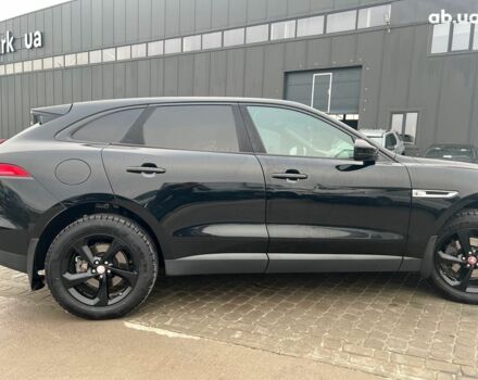Черный Ягуар Ф-Пейс, объемом двигателя 2 л и пробегом 153 тыс. км за 24290 $, фото 9 на Automoto.ua