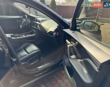 Черный Ягуар Ф-Пейс, объемом двигателя 2 л и пробегом 173 тыс. км за 22000 $, фото 10 на Automoto.ua