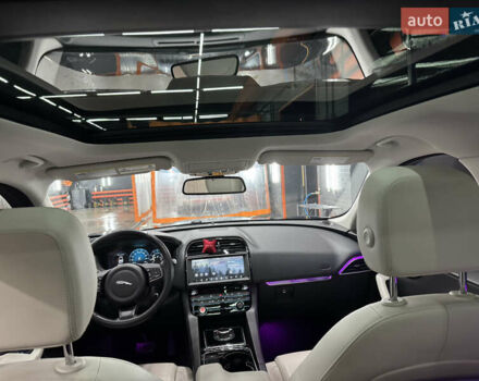 Чорний Ягуар Ф-Пейс, об'ємом двигуна 2.96 л та пробігом 141 тис. км за 22000 $, фото 15 на Automoto.ua