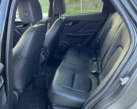 Черный Ягуар Ф-Пейс, объемом двигателя 2 л и пробегом 168 тыс. км за 22500 $, фото 15 на Automoto.ua