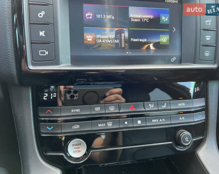 Черный Ягуар Ф-Пейс, объемом двигателя 2 л и пробегом 168 тыс. км за 22500 $, фото 29 на Automoto.ua