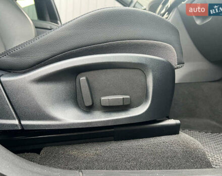 Чорний Ягуар Ф-Пейс, об'ємом двигуна 2 л та пробігом 153 тис. км за 24290 $, фото 30 на Automoto.ua