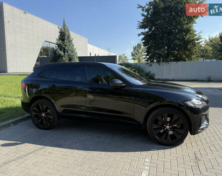 Черный Ягуар Ф-Пейс, объемом двигателя 2.99 л и пробегом 200 тыс. км за 27500 $, фото 3 на Automoto.ua