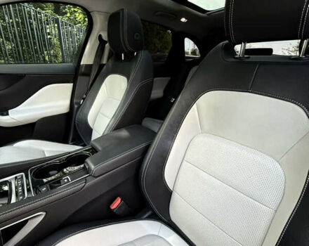 Черный Ягуар Ф-Пейс, объемом двигателя 3 л и пробегом 167 тыс. км за 25500 $, фото 21 на Automoto.ua