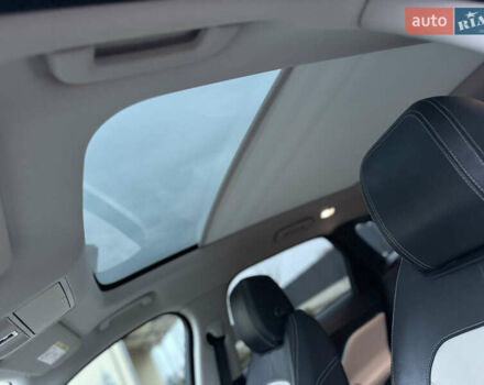 Черный Ягуар Ф-Пейс, объемом двигателя 2 л и пробегом 237 тыс. км за 17950 $, фото 30 на Automoto.ua