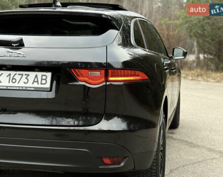 Черный Ягуар Ф-Пейс, объемом двигателя 2 л и пробегом 220 тыс. км за 22200 $, фото 9 на Automoto.ua