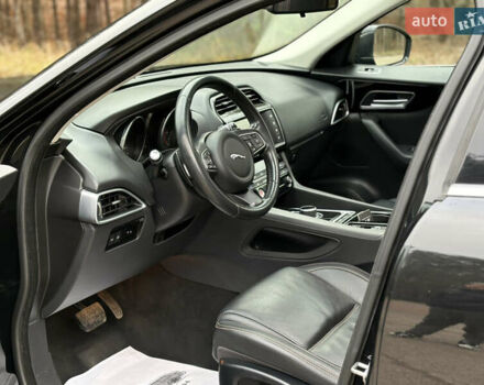 Черный Ягуар Ф-Пейс, объемом двигателя 2 л и пробегом 220 тыс. км за 22200 $, фото 27 на Automoto.ua