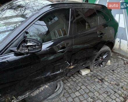 Чорний Ягуар Ф-Пейс, об'ємом двигуна 3 л та пробігом 80 тис. км за 12350 $, фото 12 на Automoto.ua