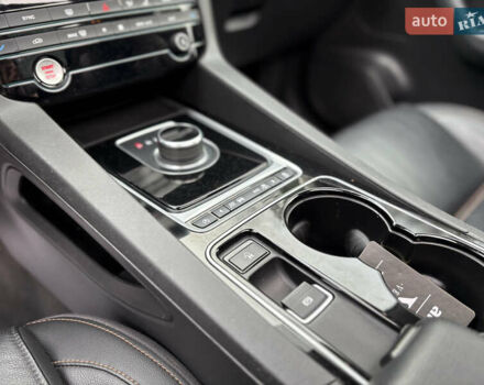 Черный Ягуар Ф-Пейс, объемом двигателя 2 л и пробегом 220 тыс. км за 22200 $, фото 34 на Automoto.ua