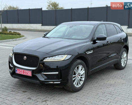 Черный Ягуар Ф-Пейс, объемом двигателя 2 л и пробегом 237 тыс. км за 17950 $, фото 1 на Automoto.ua
