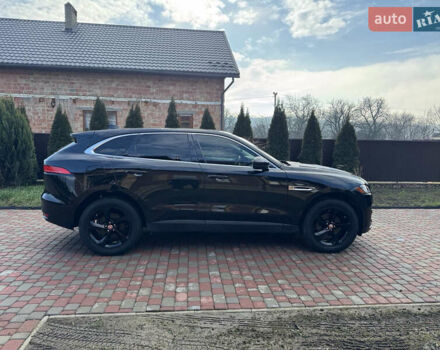 Черный Ягуар Ф-Пейс, объемом двигателя 2 л и пробегом 173 тыс. км за 22000 $, фото 5 на Automoto.ua