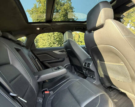 Черный Ягуар Ф-Пейс, объемом двигателя 2.99 л и пробегом 200 тыс. км за 27500 $, фото 18 на Automoto.ua