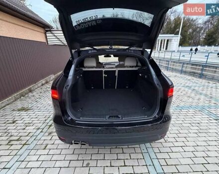 Чорний Ягуар Ф-Пейс, об'ємом двигуна 2 л та пробігом 152 тис. км за 24800 $, фото 6 на Automoto.ua