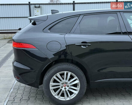 Черный Ягуар Ф-Пейс, объемом двигателя 2 л и пробегом 237 тыс. км за 17950 $, фото 12 на Automoto.ua