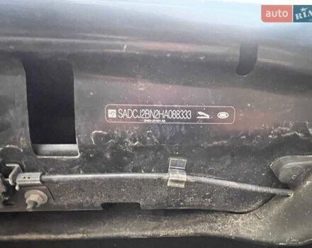 Черный Ягуар Ф-Пейс, объемом двигателя 2 л и пробегом 130 тыс. км за 22500 $, фото 6 на Automoto.ua