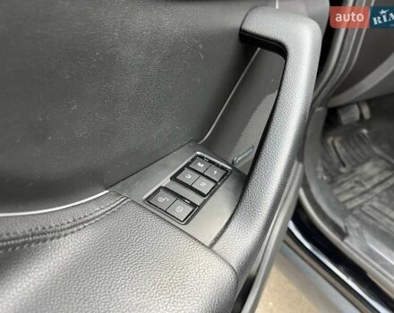 Ягуар Ф-Пейс 2017 в Киеве на Automoto.ua Черный Ягуар Ф-Пейс, объемом двигателя 2 л и пробегом 214 тыс. км за 20990 $, фото 16 на Automoto.ua