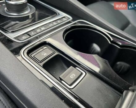 Ягуар Ф-Пейс 2017 в Киеве на Automoto.ua Черный Ягуар Ф-Пейс, объемом двигателя 2 л и пробегом 214 тыс. км за 20990 $, фото 27 на Automoto.ua