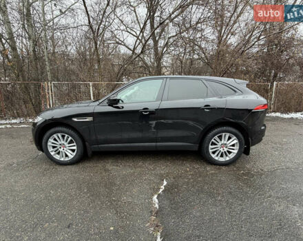 Черный Ягуар Ф-Пейс, объемом двигателя 2 л и пробегом 113 тыс. км за 23000 $, фото 1 на Automoto.ua