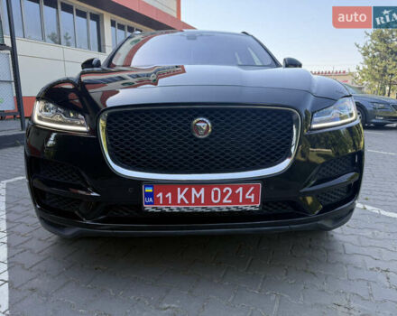 Черный Ягуар Ф-Пейс, объемом двигателя 2 л и пробегом 179 тыс. км за 19300 $, фото 2 на Automoto.ua