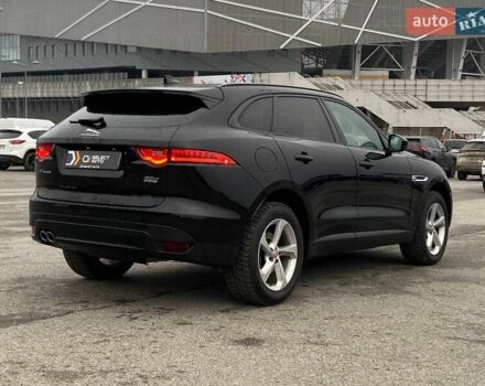 Черный Ягуар Ф-Пейс, объемом двигателя 2 л и пробегом 132 тыс. км за 25490 $, фото 5 на Automoto.ua