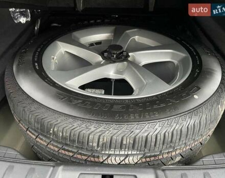 Черный Ягуар Ф-Пейс, объемом двигателя 2 л и пробегом 130 тыс. км за 22500 $, фото 10 на Automoto.ua