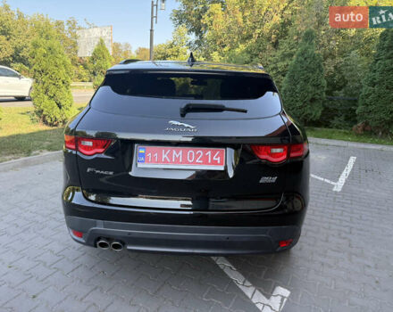 Черный Ягуар Ф-Пейс, объемом двигателя 2 л и пробегом 179 тыс. км за 19300 $, фото 7 на Automoto.ua