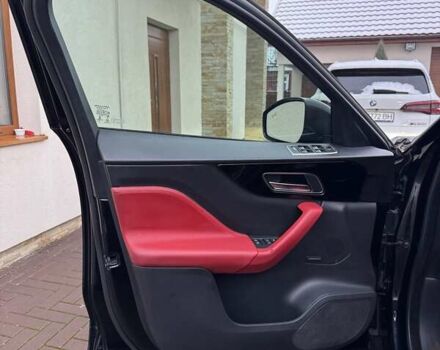 Чорний Ягуар Ф-Пейс, об'ємом двигуна 2 л та пробігом 123 тис. км за 23500 $, фото 15 на Automoto.ua