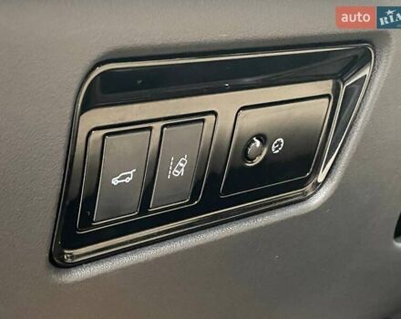 Черный Ягуар Ф-Пейс, объемом двигателя 2 л и пробегом 132 тыс. км за 25490 $, фото 11 на Automoto.ua