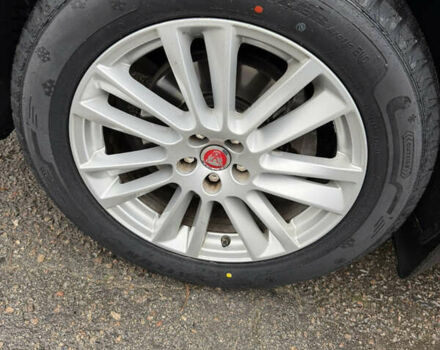 Черный Ягуар Ф-Пейс, объемом двигателя 2 л и пробегом 113 тыс. км за 23000 $, фото 3 на Automoto.ua