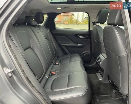 Чорний Ягуар Ф-Пейс, об'ємом двигуна 2 л та пробігом 214 тис. км за 18990 $, фото 10 на Automoto.ua