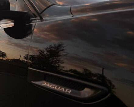 Чорний Ягуар Ф-Пейс, об'ємом двигуна 3 л та пробігом 100 тис. км за 24000 $, фото 1 на Automoto.ua