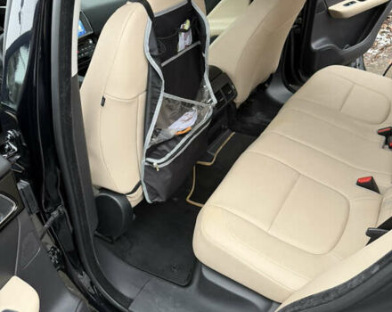 Черный Ягуар Ф-Пейс, объемом двигателя 2 л и пробегом 113 тыс. км за 23000 $, фото 9 на Automoto.ua