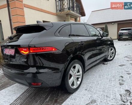 Чорний Ягуар Ф-Пейс, об'ємом двигуна 2 л та пробігом 123 тис. км за 23500 $, фото 7 на Automoto.ua