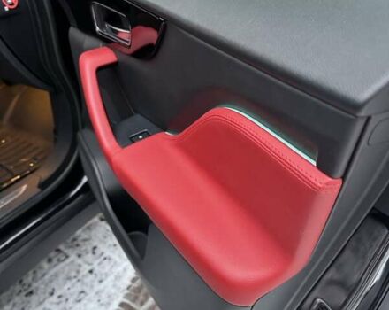 Чорний Ягуар Ф-Пейс, об'ємом двигуна 2 л та пробігом 123 тис. км за 23500 $, фото 28 на Automoto.ua