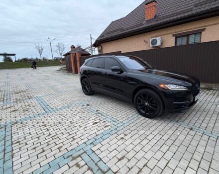 Черный Ягуар Ф-Пейс, объемом двигателя 2 л и пробегом 152 тыс. км за 24800 $, фото 2 на Automoto.ua