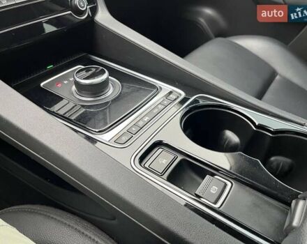 Чорний Ягуар Ф-Пейс, об'ємом двигуна 2 л та пробігом 214 тис. км за 18990 $, фото 26 на Automoto.ua