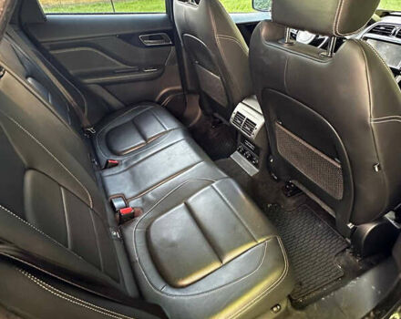 Черный Ягуар Ф-Пейс, объемом двигателя 3 л и пробегом 58 тыс. км за 28700 $, фото 11 на Automoto.ua