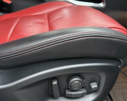 Чорний Ягуар Ф-Пейс, об'ємом двигуна 2 л та пробігом 123 тис. км за 23500 $, фото 23 на Automoto.ua