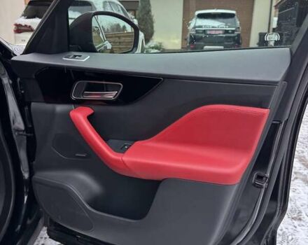 Чорний Ягуар Ф-Пейс, об'ємом двигуна 2 л та пробігом 123 тис. км за 23500 $, фото 25 на Automoto.ua