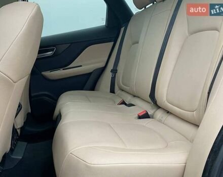 Черный Ягуар Ф-Пейс, объемом двигателя 2 л и пробегом 132 тыс. км за 25490 $, фото 20 на Automoto.ua