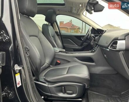 Чорний Ягуар Ф-Пейс, об'ємом двигуна 2 л та пробігом 214 тис. км за 18990 $, фото 11 на Automoto.ua