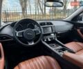 Черный Ягуар Ф-Пейс, объемом двигателя 2 л и пробегом 156 тыс. км за 25900 $, фото 24 на Automoto.ua